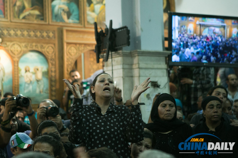 痛何以堪!埃及教堂婚禮槍擊案遇難者葬禮舉行(高清組圖)