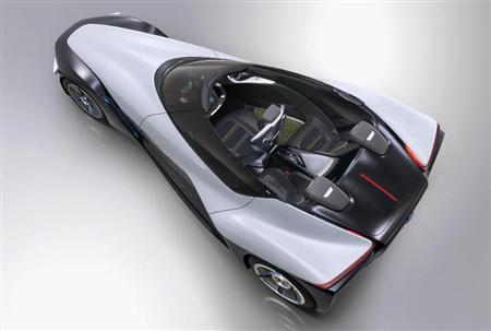 日產汽車公司新推三角形跑車 駕車者會有飛翔感覺