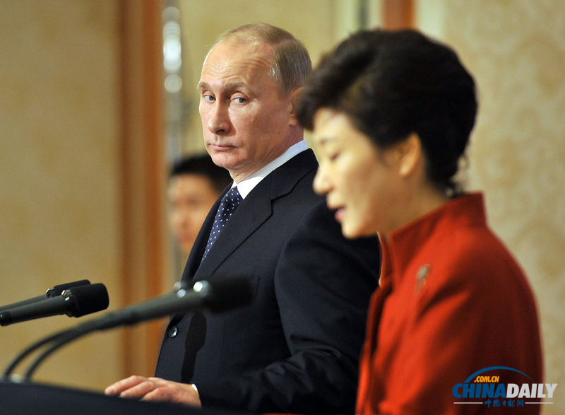 普京訪韓與樸槿惠干杯 兩位單身總統(tǒng)“擦出火花”(組圖)