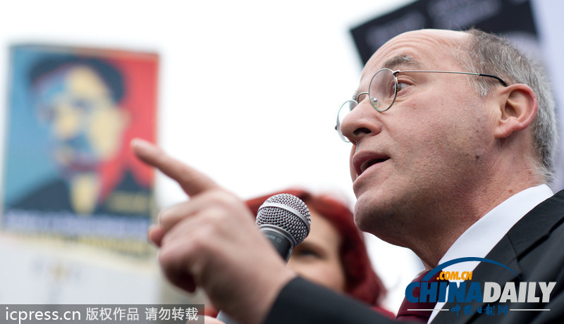 德國議會討論監(jiān)聽事件 民眾示威聲援斯諾登