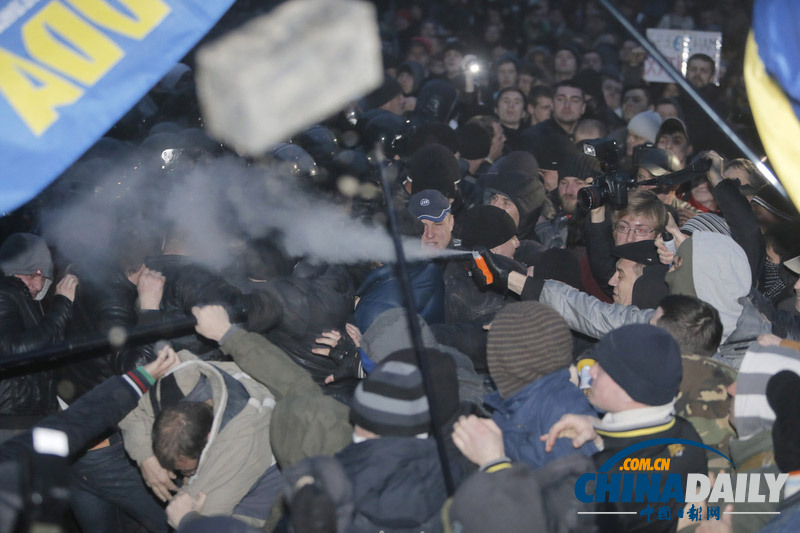 烏克蘭暫停加入歐盟進程引發(fā)大規(guī)模抗議