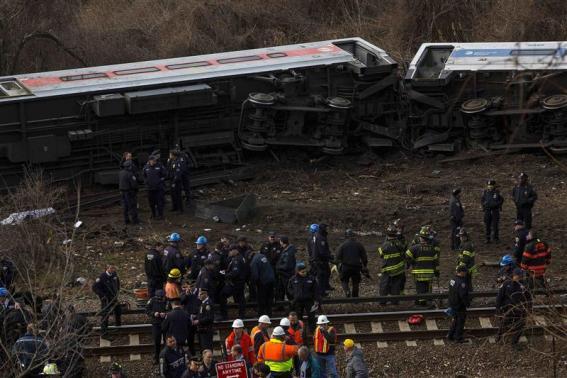 紐約列車脫軌 4人遇難、63人受傷