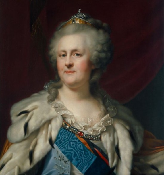 英國(guó)首相與俄國(guó)女皇長(zhǎng)得像？！對(duì)比照網(wǎng)上躥紅