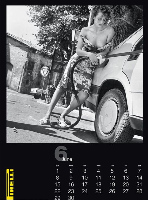 日期驚人一致!意公司發(fā)布1986年性感舊日歷