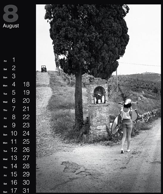 日期驚人一致!意公司發(fā)布1986年性感舊日歷