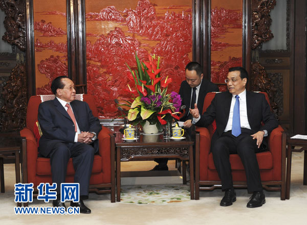 李克強(qiáng)會(huì)見柬埔寨副首相賀南洪
