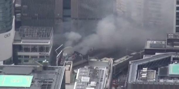 東京大火被撲滅新干線恢復(fù)行駛 滯留乘客超1萬(wàn)