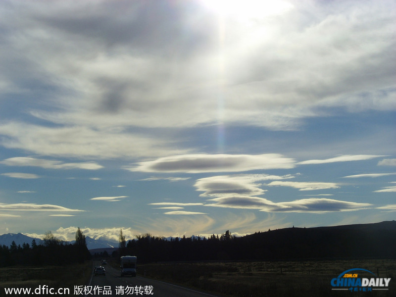 上帝顯靈？新西蘭云層浮現(xiàn)創(chuàng)世神威嚴(yán)臉龐
