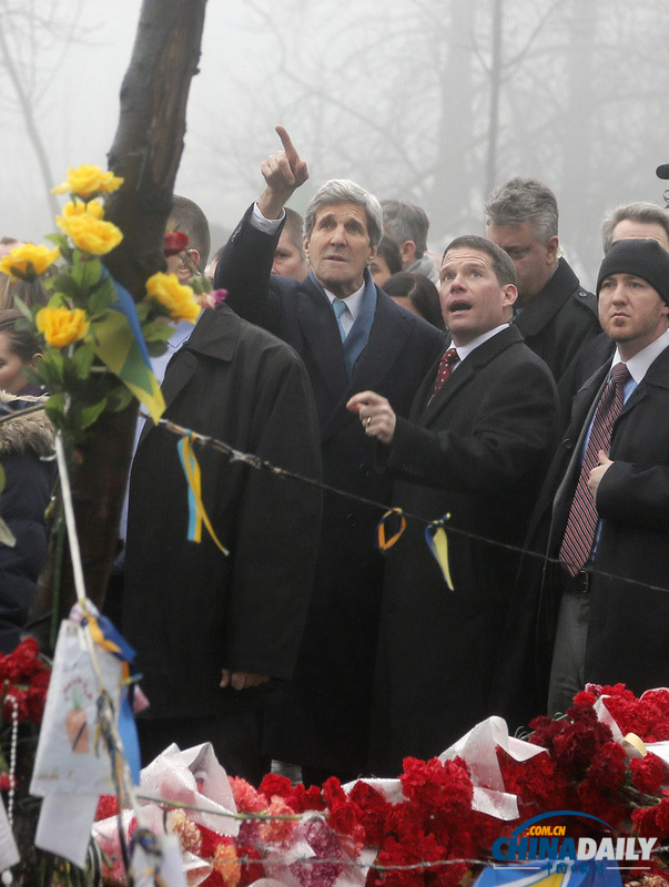 美國(guó)務(wù)卿帶10億美元“見面禮”赴基輔 表達(dá)支持