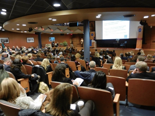 1416553678132731.jpg 高起將美業(yè)界好評的獨創(chuàng)教練指導法率先引進中國