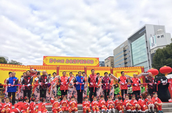 這些年，春節(jié)已經(jīng)走出國門，各國都在跟我們一起過年