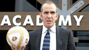 迪卡尼奧:只談足球,拒談?wù)? style=