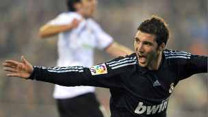 伊瓜因:加盟阿森納更近一步