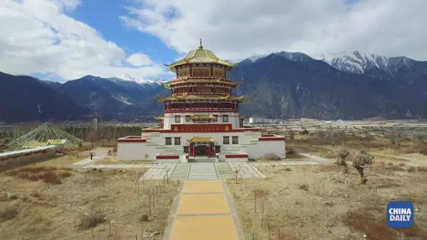 小康之路：他們曾經(jīng)是伐木人，如今卻成了護(hù)林員和藏香廠老板丨解碼中國