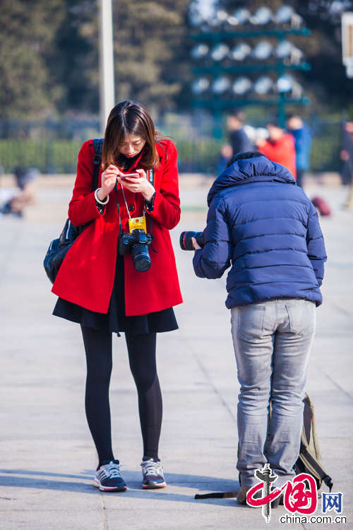 兩會(huì)上的女記者：我們“也是蠻拼的”（組圖）