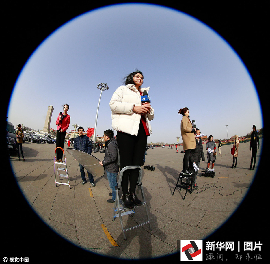 “魚眼”鏡頭下的兩會(huì)瞬間