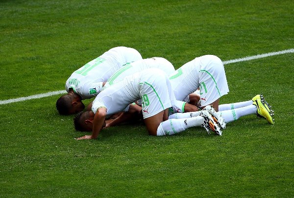 球進(jìn)了！Goooooal！世界杯慶祝方式大盤點(diǎn)（組圖）