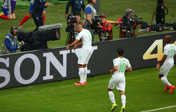 球進(jìn)了！Goooooal！世界杯慶祝方式大盤點(diǎn)（組圖）