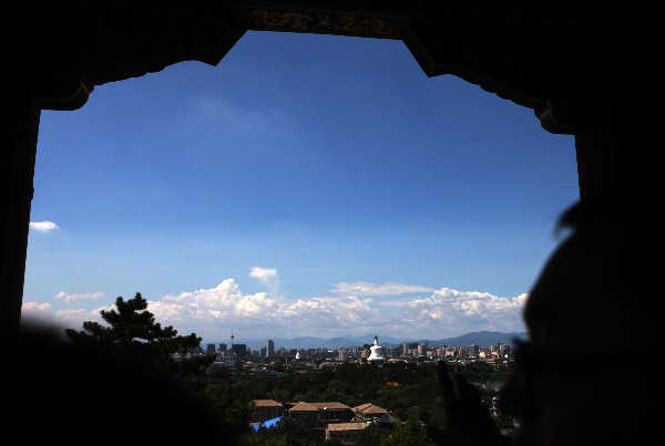 網(wǎng)友爭曬“閱兵藍(lán)”