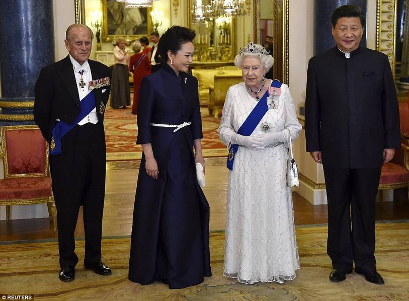 組圖：英女王舉行盛大國宴招待習(xí)近平和夫人彭麗媛