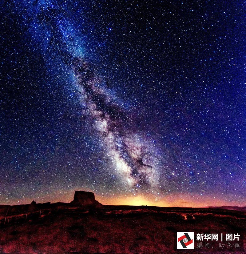 攝影師捕捉美國(guó)各地絕美銀河夜景 熠熠星空令人沉醉（組圖）