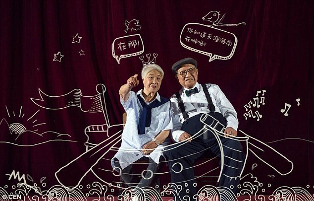 河北九旬老夫妻拍時(shí)尚大片慶祝結(jié)婚64年(組圖)