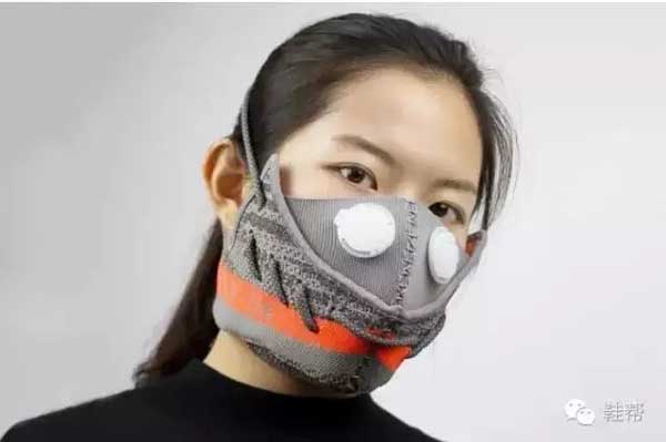 上萬(wàn)美元的Yeezy運(yùn)動(dòng)鞋變身防霾口罩？