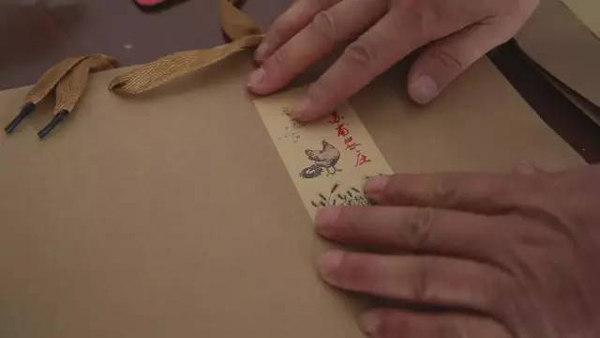 你的烤馕、野蜂蜜和土雞蛋到了?？瓷衬〈迦绾瓮孓D電商丨解碼中國