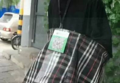 沒零錢？乞討者自帶二維碼