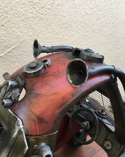 史上最拉風兒童車 廢舊零件再現(xiàn)“瘋狂的麥克斯”（組圖）