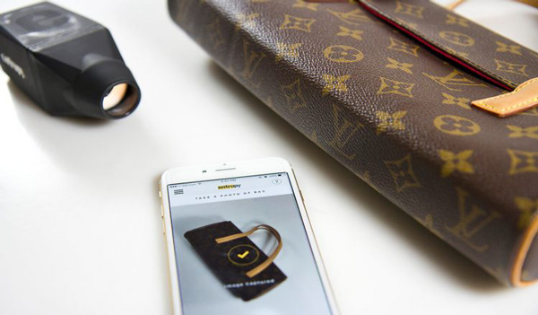 有了這款便攜式真?zhèn)舞b定儀，再也不用擔(dān)心買到假包了