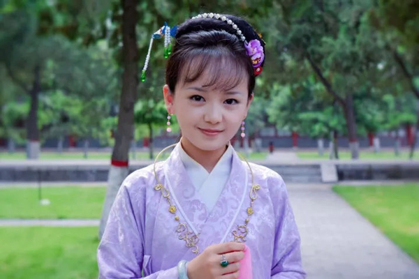 小戲骨版《紅樓夢》演技炸裂，眼角眉梢都是戲，哪個萌娃最得你心？