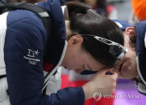 韓國(guó)隊(duì)內(nèi)訌:速滑女將嘲諷孤立隊(duì)友 57萬民眾請(qǐng)?jiān)笇⑵溟_除