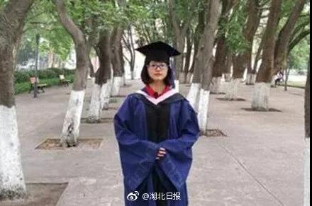 果然畢業(yè)論文的致謝才是最精彩的！感謝貓、狗、愛豆，能加的戲都加上了……