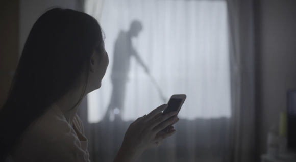 這個創(chuàng)意有點暖：為保護獨居女性，日本公司發(fā)明窗簾上的男友