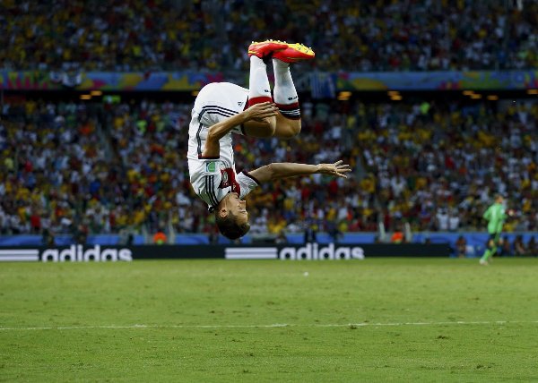 球進(jìn)了！Goooooal！世界杯慶祝方式大盤點(diǎn)（組圖）