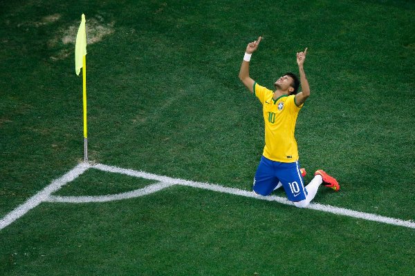 球進(jìn)了！Goooooal！世界杯慶祝方式大盤點（組圖）