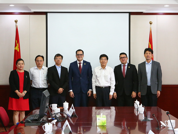 Vice-President of DRC meets Venezuelan Central Bank President