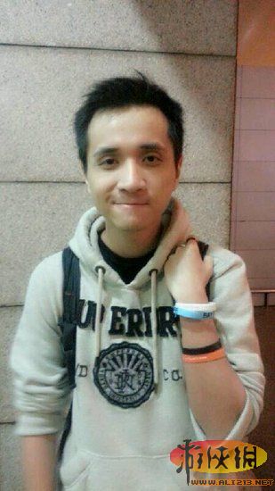 LOL補(bǔ)刀帝ChaoX:大陸電競(jìng)?cè)μ珌y 將赴臺(tái)發(fā)展