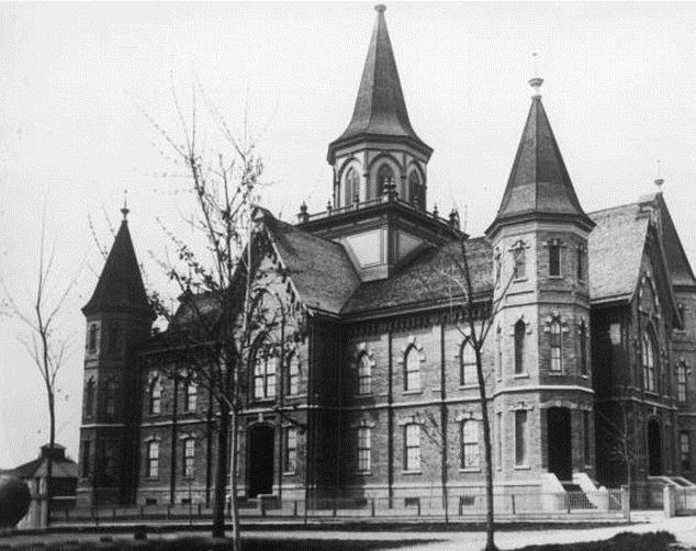 美國(guó)被毀教堂“懸空”重建后變奇觀(guān)(組圖)