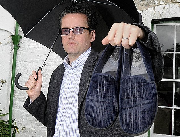 英男子被雷電擊中 膠底鞋救命(組圖)