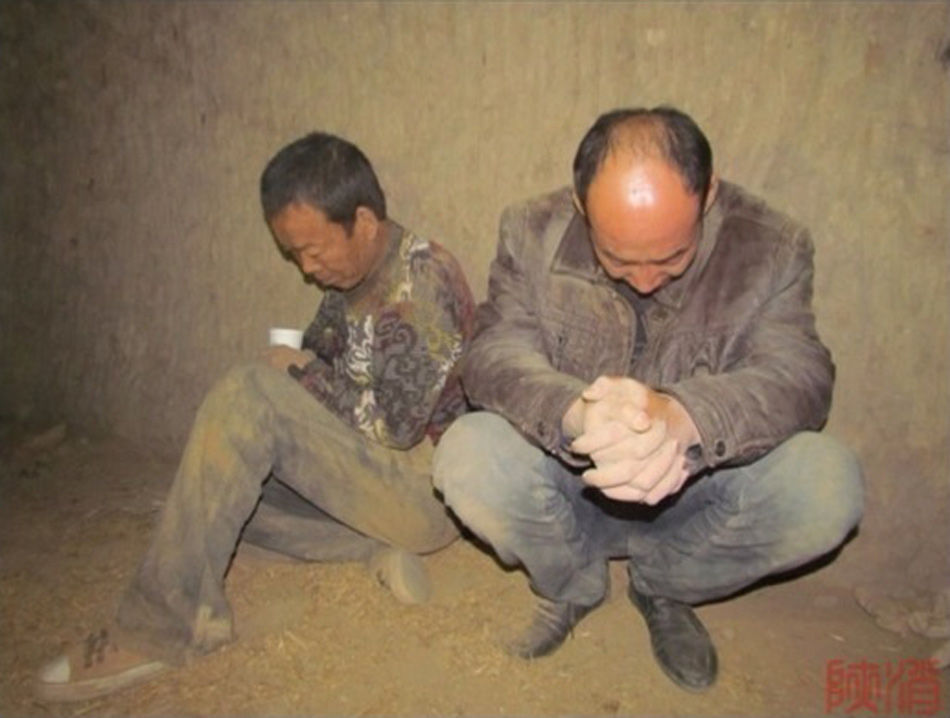 “盜墓賊”被困墓室25小時(shí) 報(bào)警后獲救