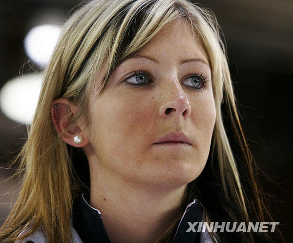 冰壺世錦賽上的美麗“風(fēng)景”