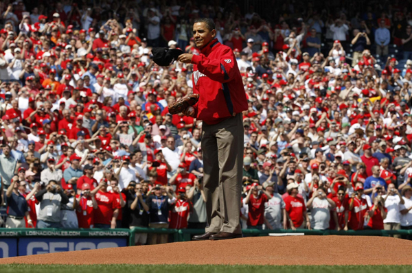 美國(guó)總統(tǒng)奧巴馬為職棒聯(lián)賽開球