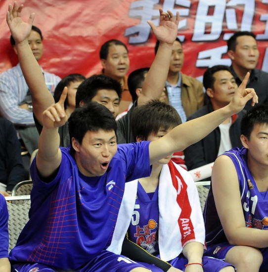 CBA季后賽：上海爆大冷 客場逆轉(zhuǎn)廣東扳平比分