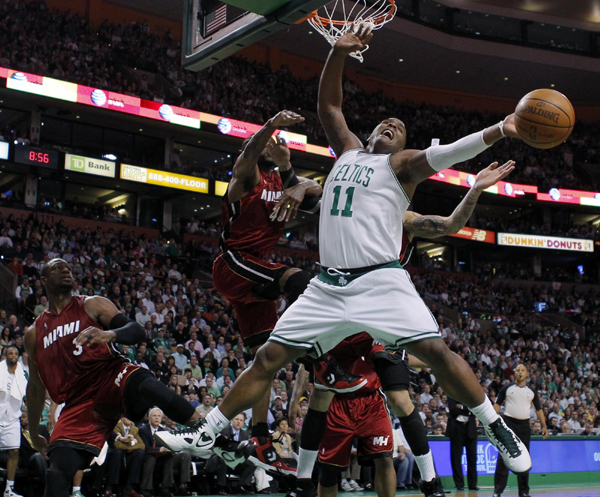 NBA季后賽：凱爾特人主場(chǎng)“滅火”