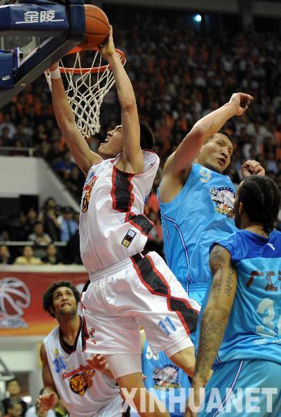 CBA總決賽:廣東隊(duì)摘得總冠軍