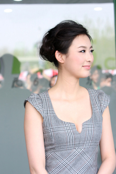 足球寶貝獸獸現(xiàn)身車展