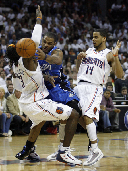 NBA：魔術(shù)率先晉級(jí) 雄鹿頂翻老鷹 太陽(yáng)灼傷開(kāi)拓者