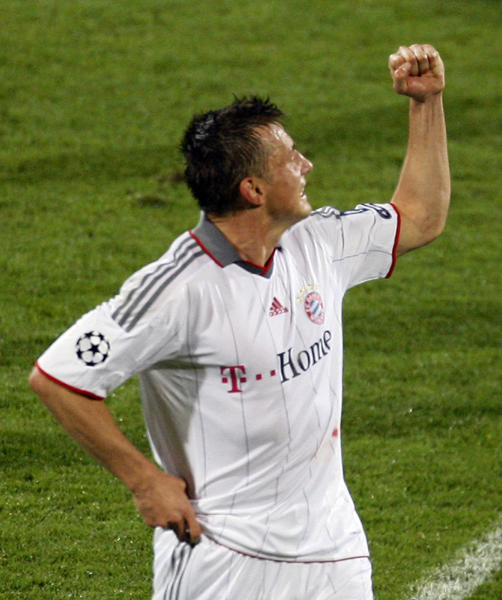 歐冠：拜仁3:0完勝里昂進(jìn)決賽 奧利奇上演帽子戲法